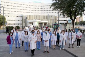 Equipo intervinientes en la inclusión del Hospital Macarena en la Paedcan, al frente los coordinadores, los dres Fco Espejo y Ana Fdez-Teijeiro